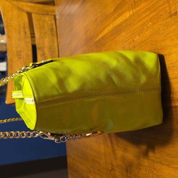 Michael Michael Kors lime green patent leather tote bag. - Picture 2 of 16